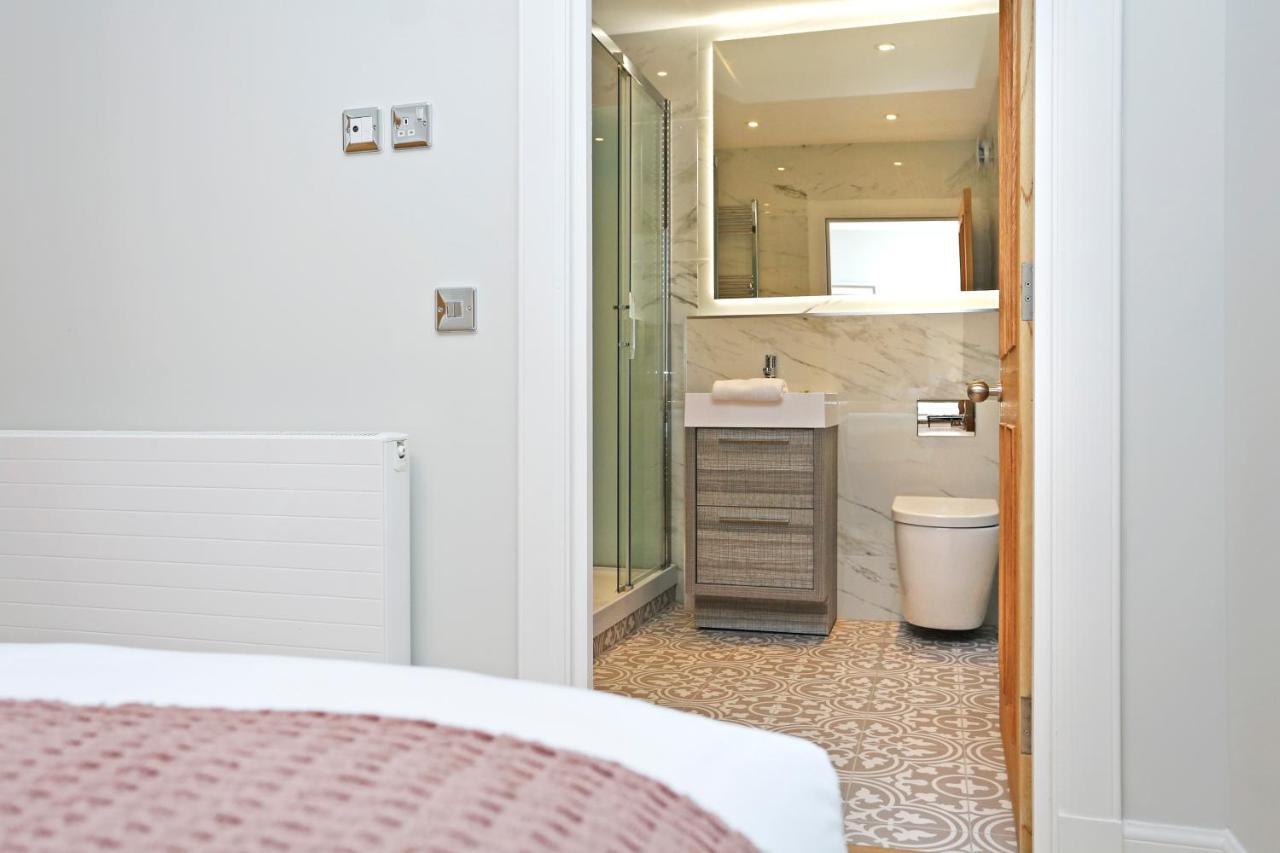 Joivy Modern And Airy Flat On The Historic Royal Mile Lägenhet Edinburg Exteriör bild