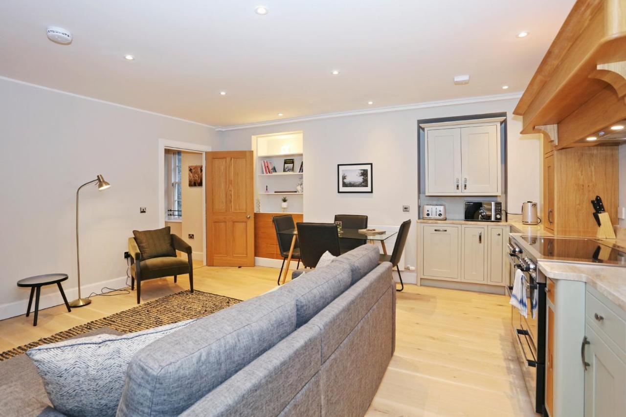 Joivy Modern And Airy Flat On The Historic Royal Mile Lägenhet Edinburg Exteriör bild