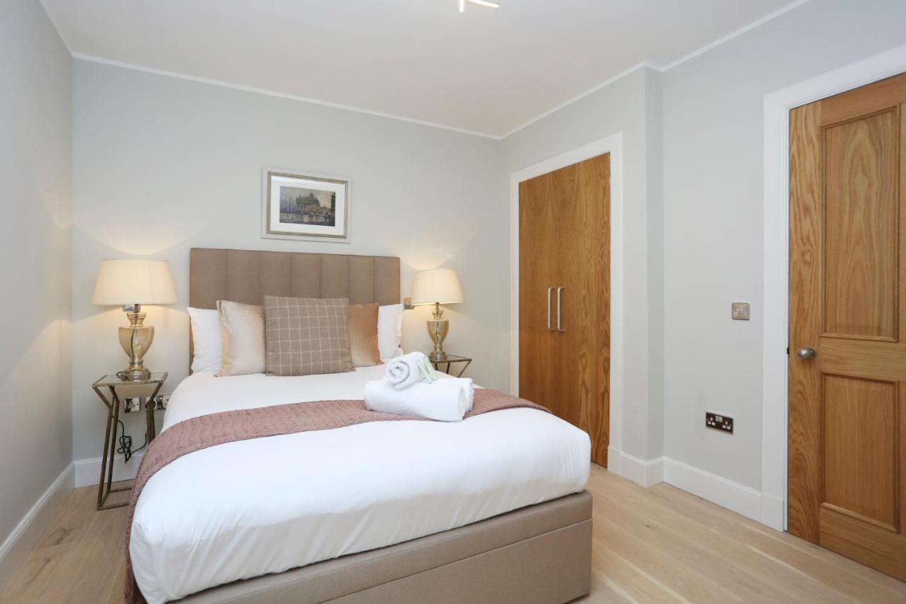 Joivy Modern And Airy Flat On The Historic Royal Mile Lägenhet Edinburg Exteriör bild